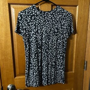 Stylish Black and White Leopard Print Women's Top